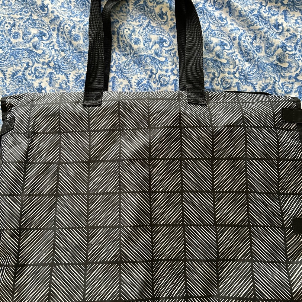COPY - Thirty-one expandable garment bag